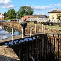 campsite-naburn-locks-york-x4rty