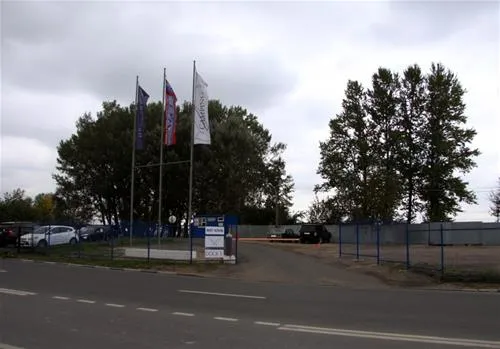 dock-5-camping-saint-petersburg-xripj