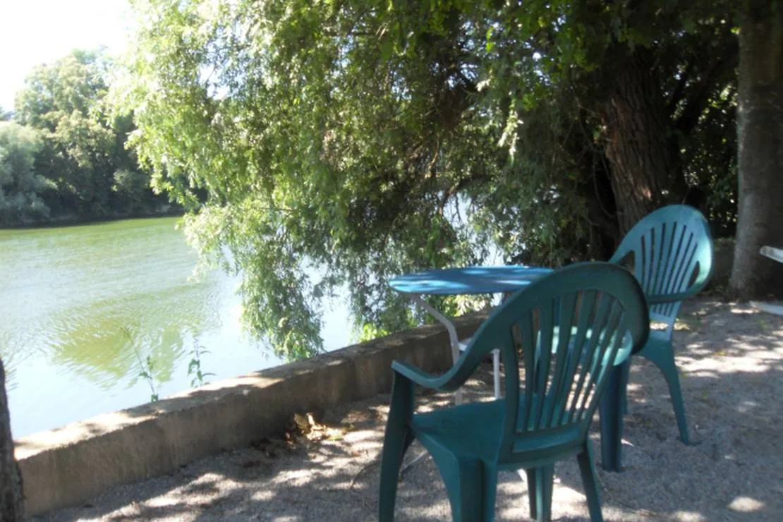 camping-municipal-les-peupliers-fraisans-3usci