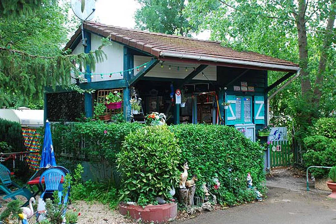 camping-municipal-les-peupliers-fraisans-acrva