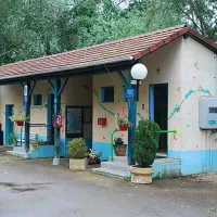 camping-municipal-les-peupliers-fraisans-xwsem