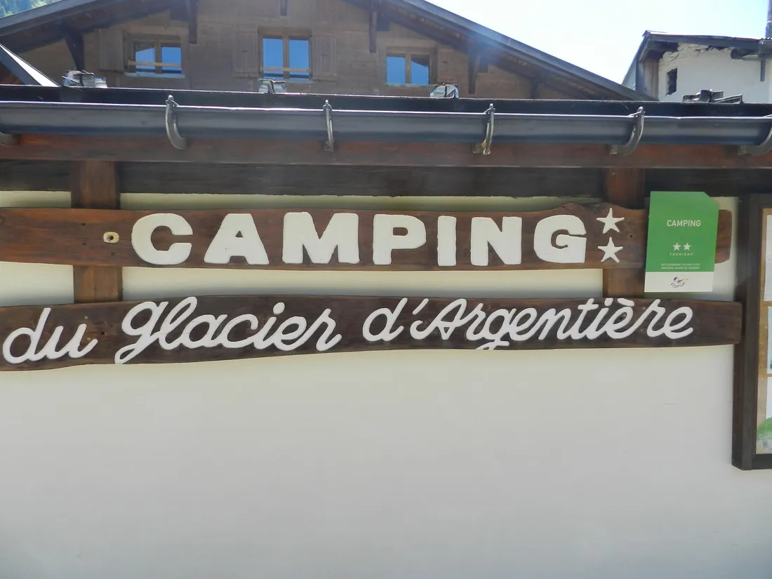 camping-le-glacier-dargentieres-chamonix-mont-blanc-4q68u