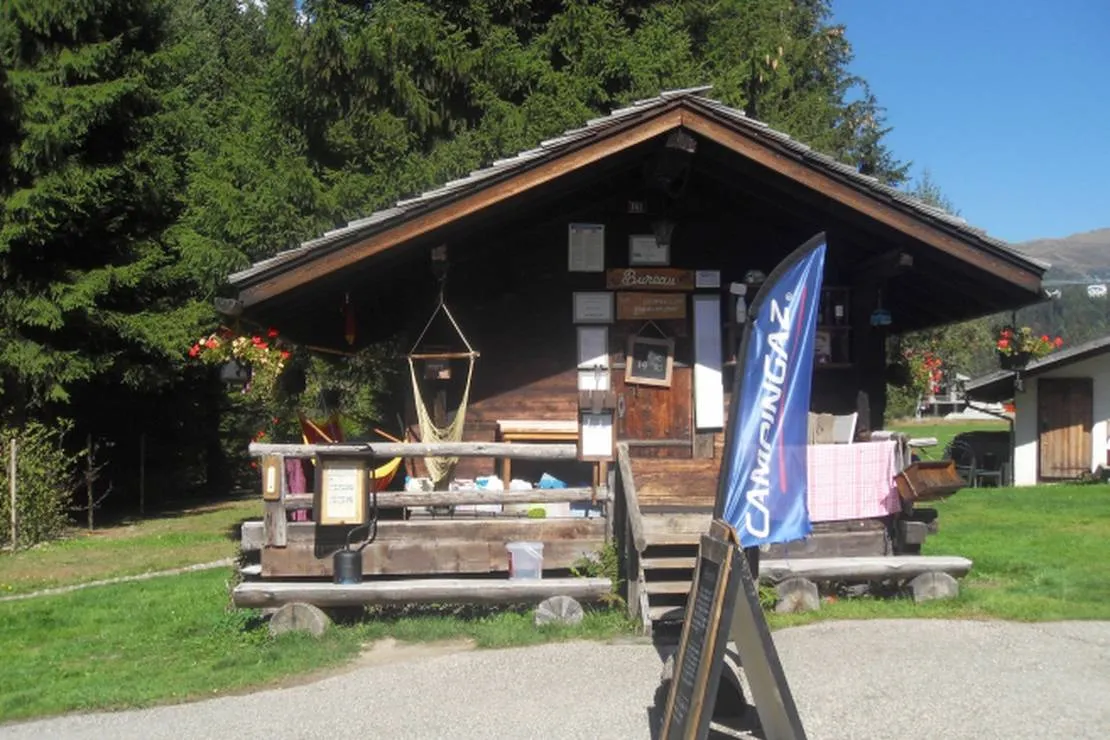 camping-le-glacier-dargentieres-chamonix-mont-blanc-7pwvx