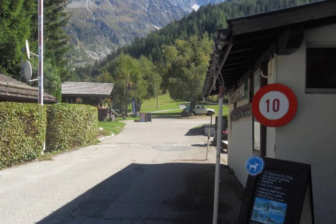 camping-le-glacier-dargentieres-chamonix-mont-blanc-bwixs