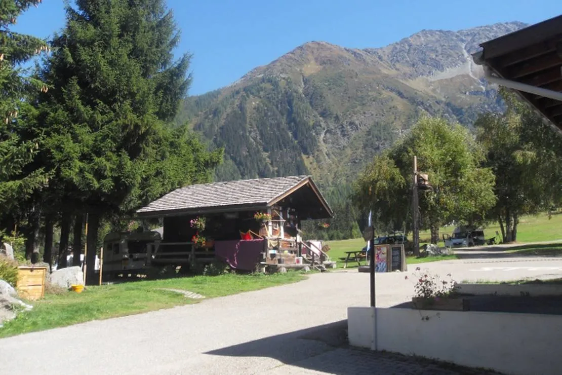 camping-le-glacier-dargentieres-chamonix-mont-blanc-iwp4z