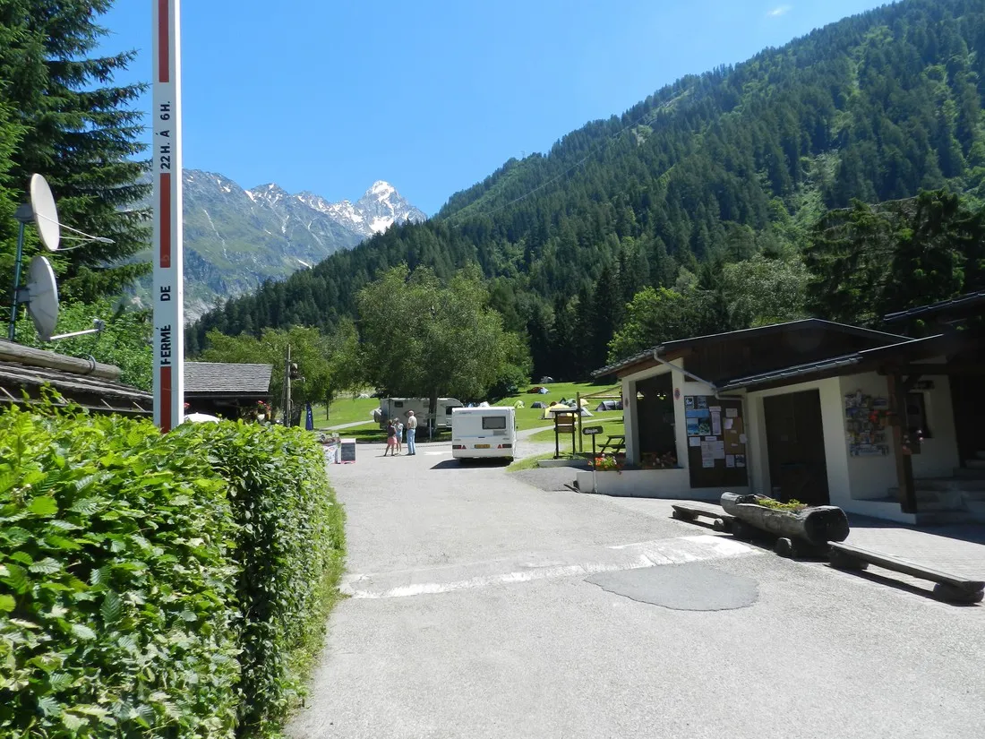 camping-le-glacier-dargentieres-chamonix-mont-blanc-lv0gp