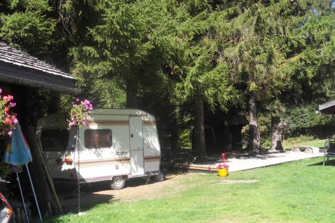 camping-le-glacier-dargentieres-chamonix-mont-blanc-nkvri