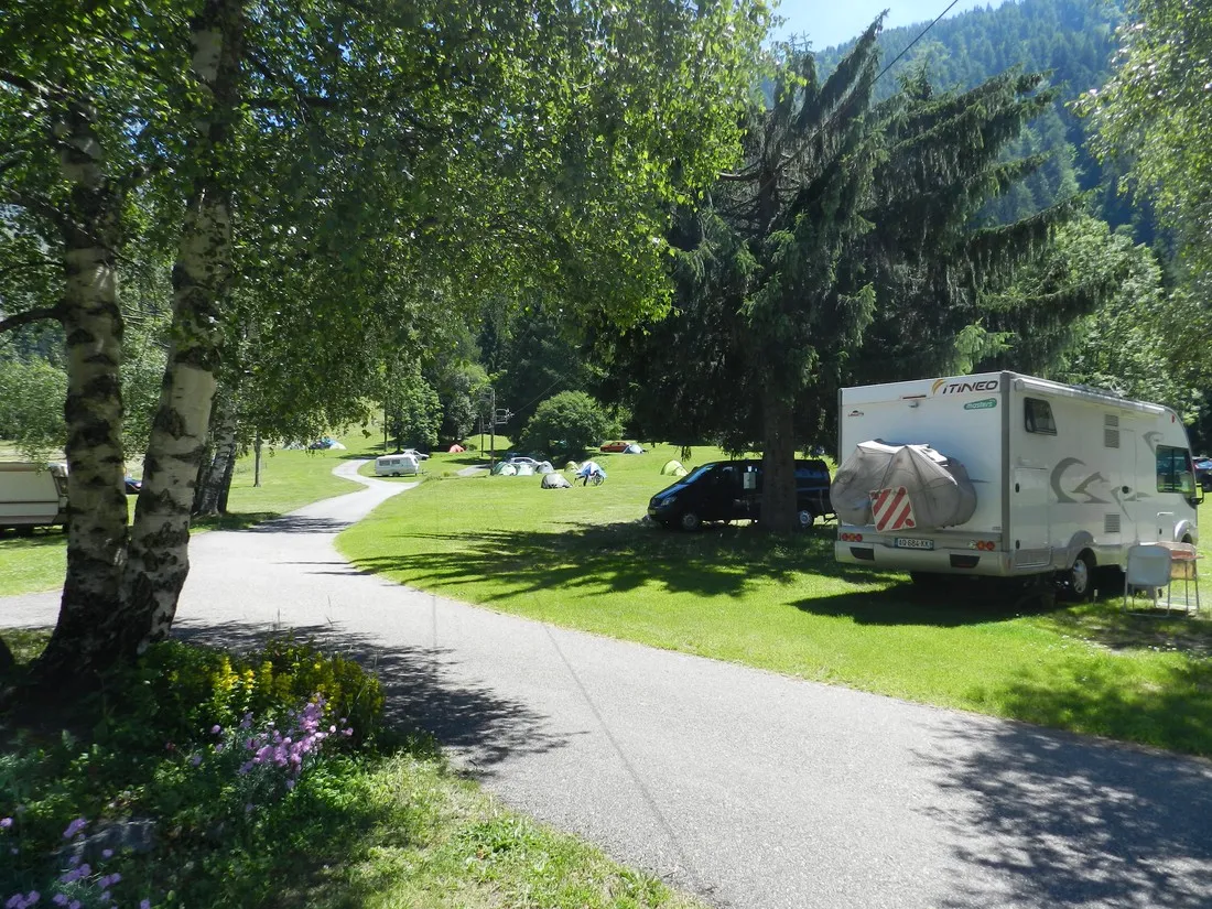 camping-le-glacier-dargentieres-chamonix-mont-blanc-v03gt