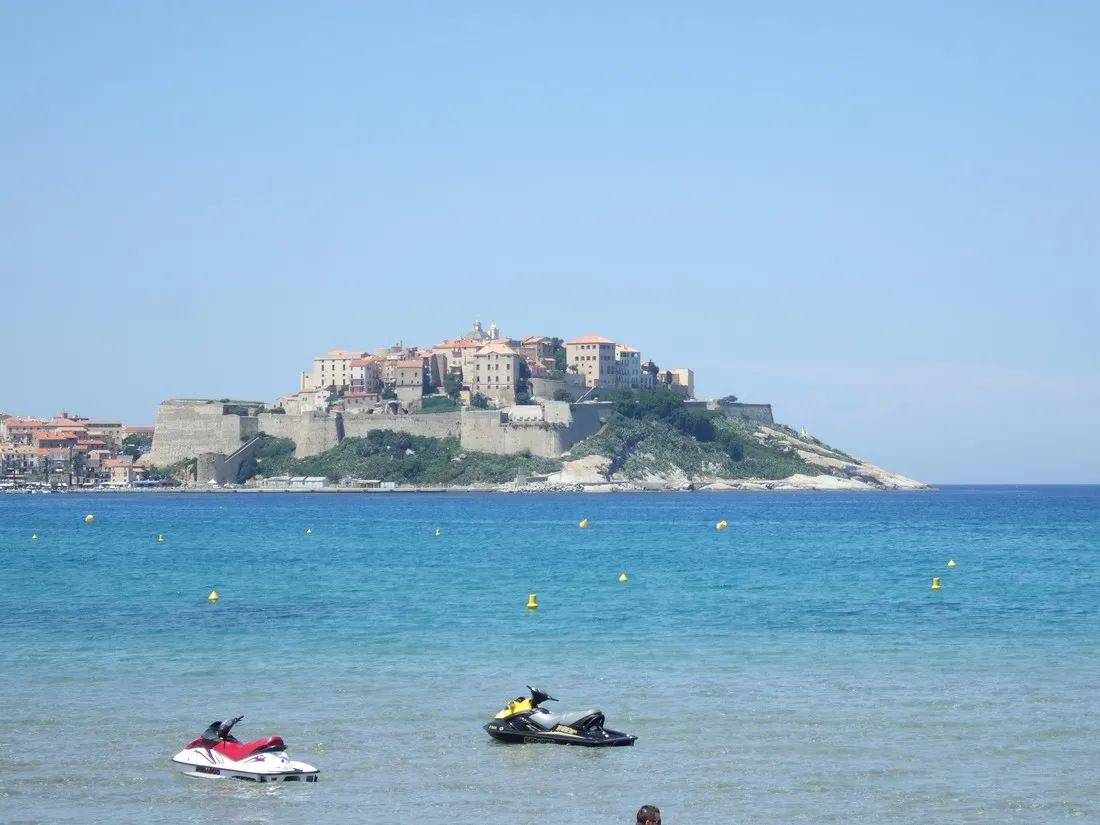 la-pinede-calvi-elkel