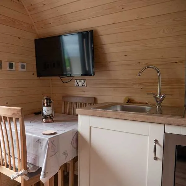 three-streams-glamping-llanfairfechan-0k8av