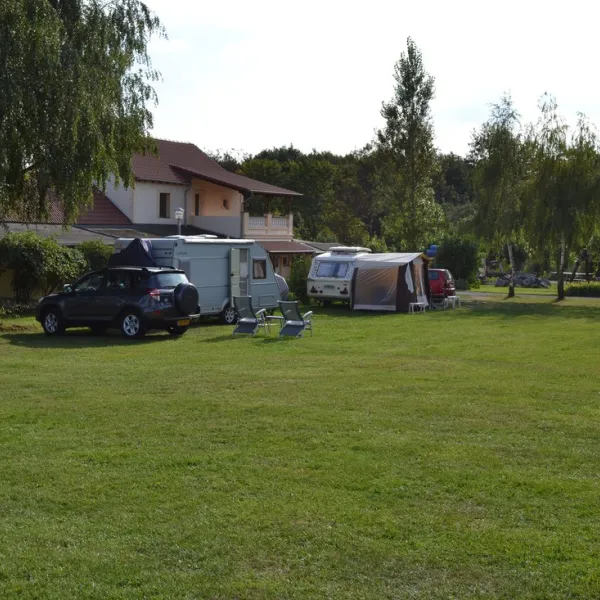siesta-camping-mendig-xurx9