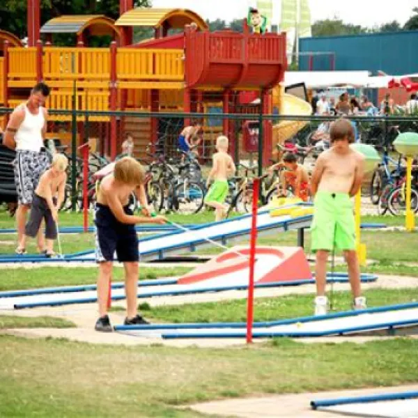 oostappen-recreatiepark-prinsenmeer-ommel-y5qbo