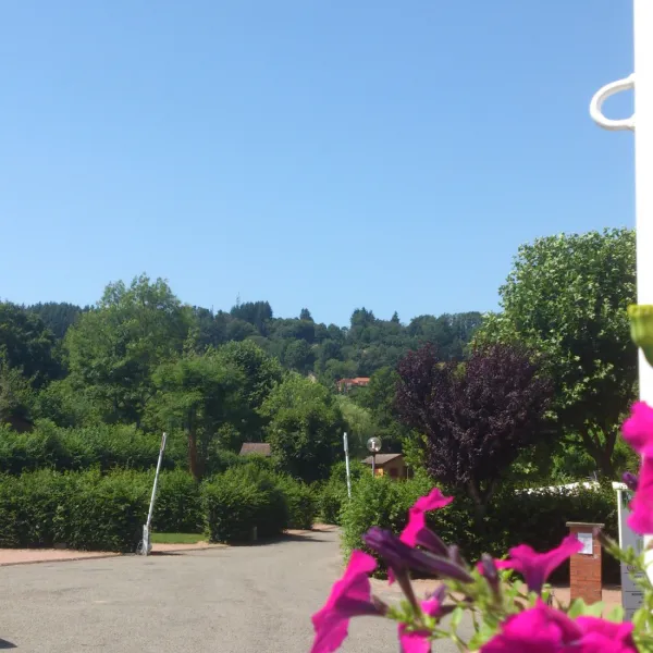 camping-municipal-les-feuilles-chauffailles-bdadb