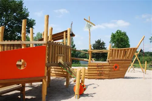 camping-ferienpark-falkensteinsee-ganderkesee-falkenburg-jpluk