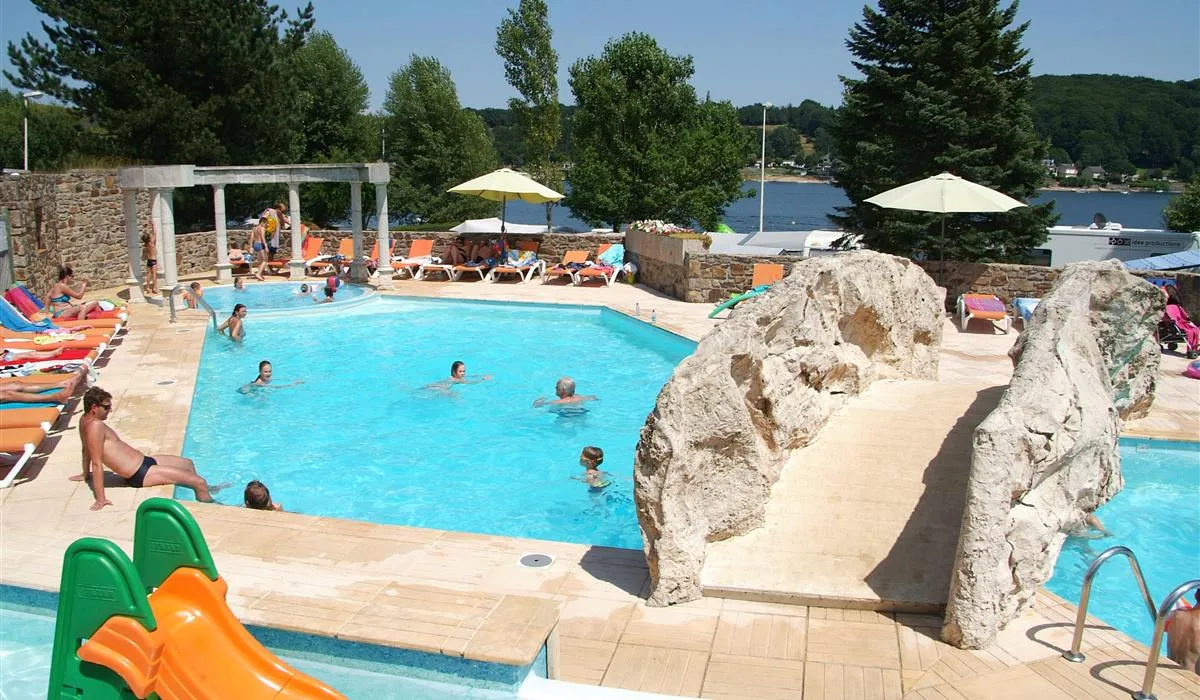 camping-le-touring-salles-curan-lblnq