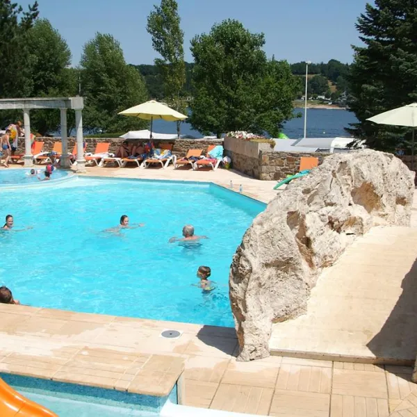 camping-le-touring-salles-curan-lblnq