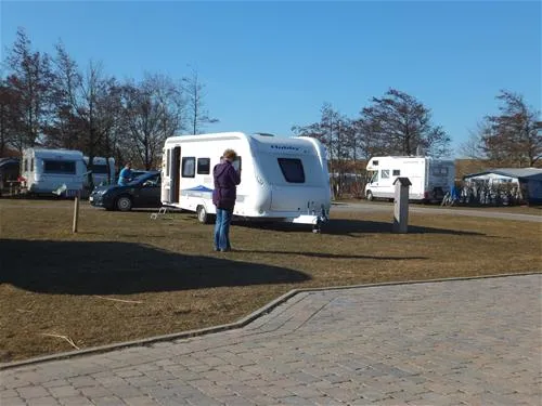 camping-am-deich-nordsee-krummhrnupleward-3uyvd