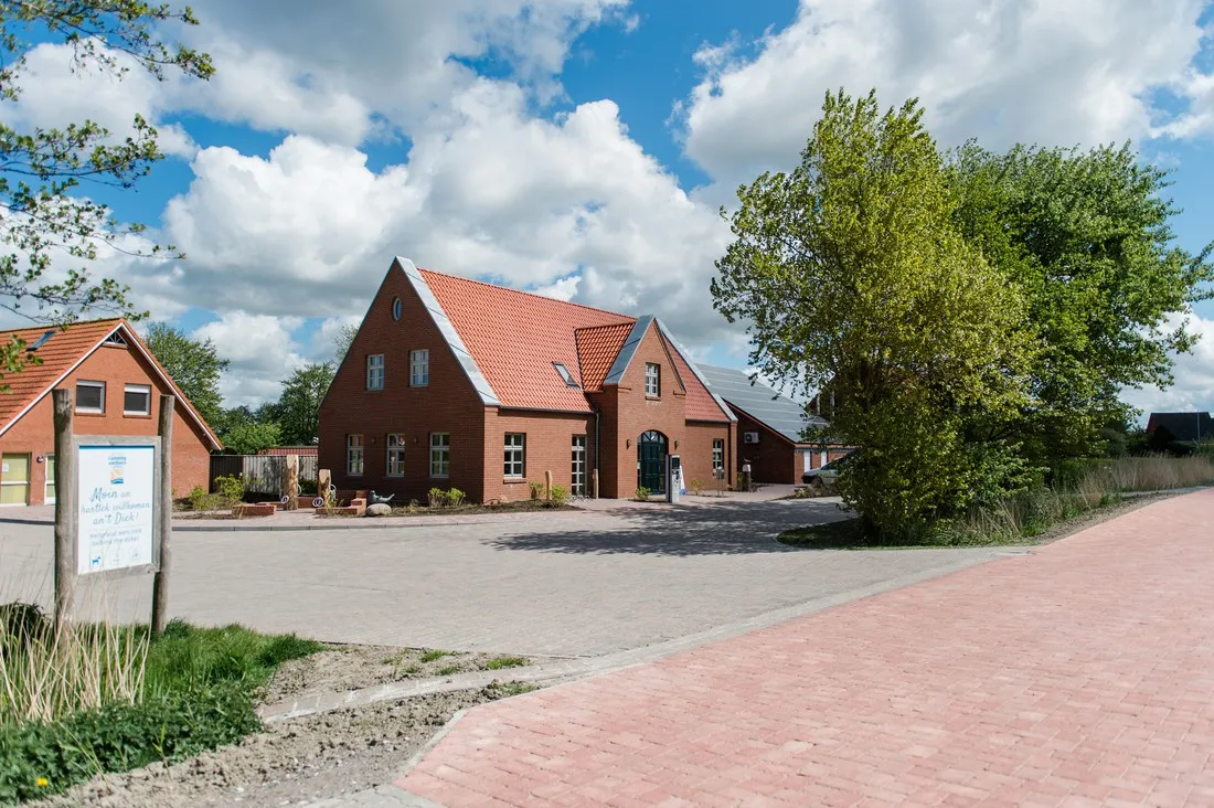 camping-am-deich-nordsee-krummhrnupleward-aihkd