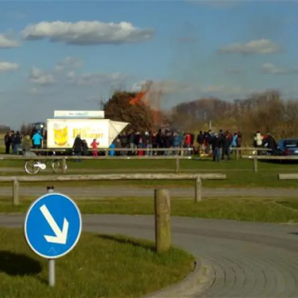 camping-am-deich-nordsee-krummhrnupleward-b7tk2