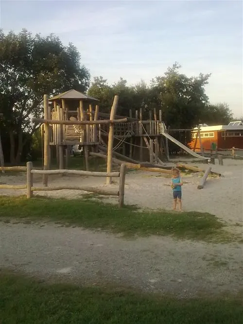 camping-am-deich-nordsee-krummhrnupleward-grrgc