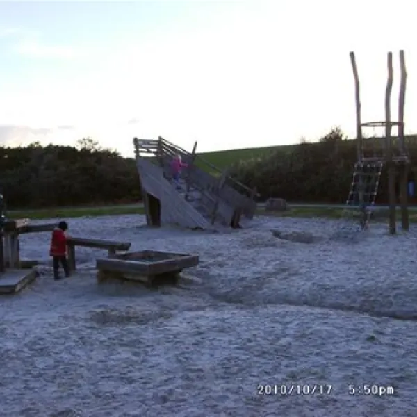 camping-am-deich-nordsee-krummhrnupleward-rkdx1