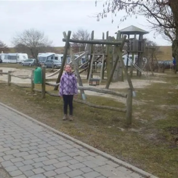camping-am-deich-nordsee-krummhrnupleward-uc1gj
