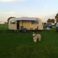 camping-am-deich-nordsee-krummhrnupleward-vueul