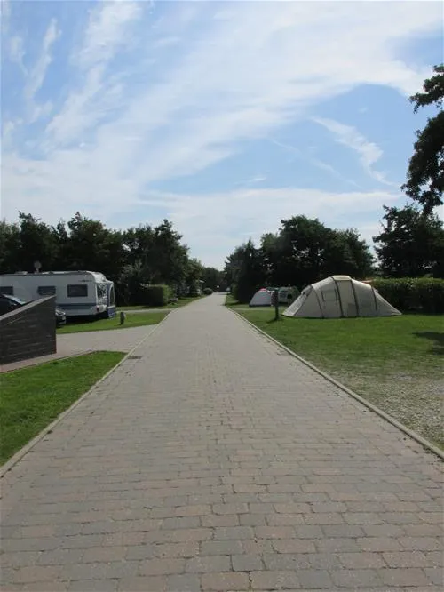 camping-am-deich-nordsee-krummhrnupleward-za3f2