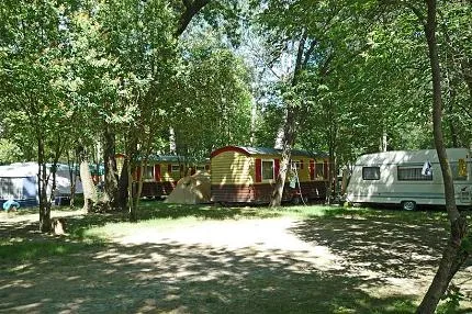 camping-le-lion-ardche-yjhtv