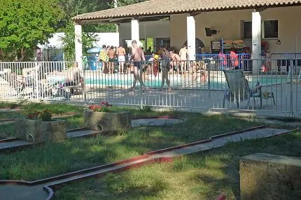 camping-le-lion-ardche-yqawa