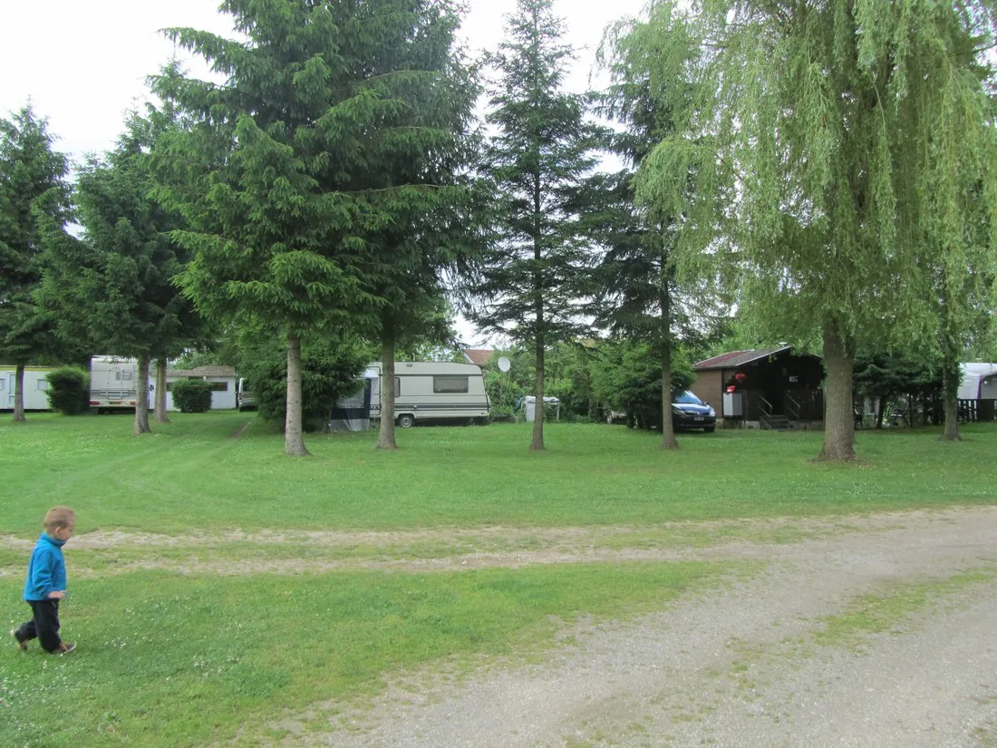 camping-le-brouzel-sivry-sur-meuse-fy821