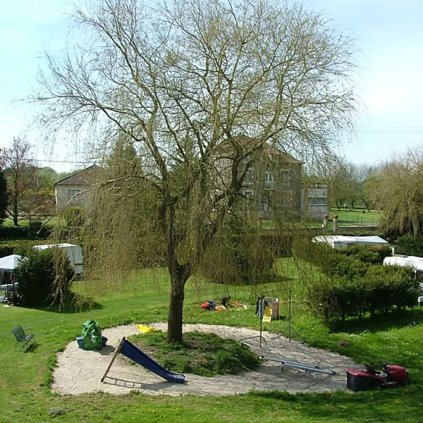 camping-le-brouzel-sivry-sur-meuse-u4s4v