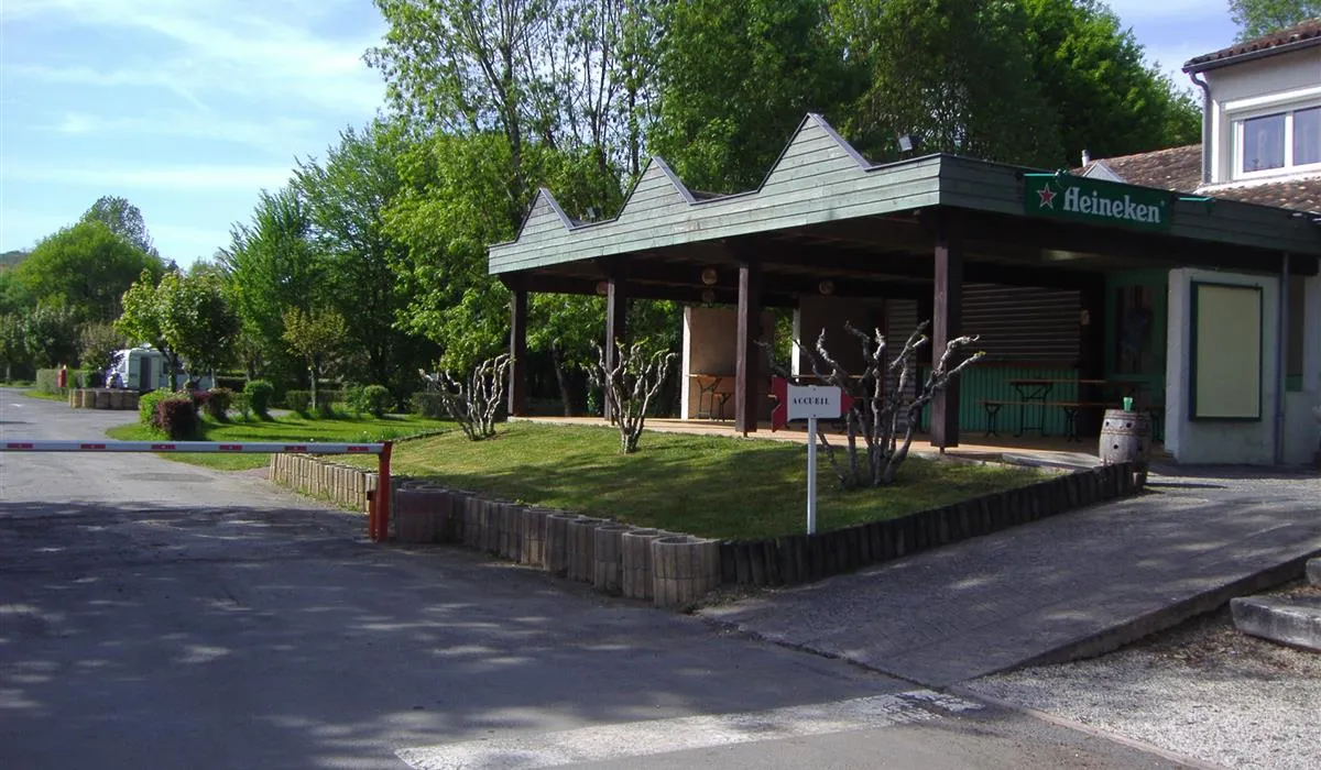 flower-camping-le-pontet-st-astier-bufpu