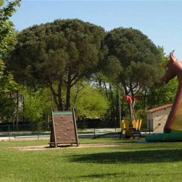 flower-camping-le-pontet-st-astier-wzfgh