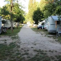 village-camping-flaminio-roma-lyc3p