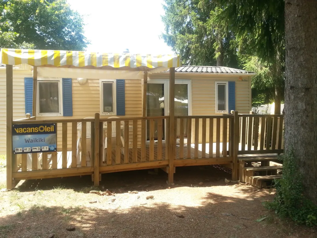 yelloh-village-le-fayolan-clairvaux-les-lacs-jura-84tlt
