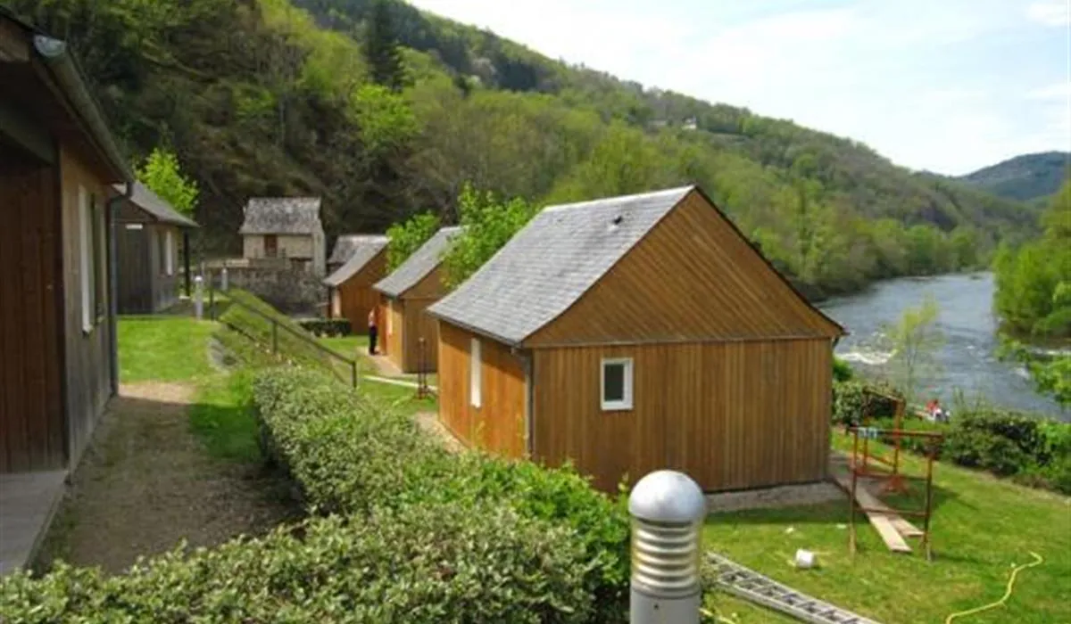 camping-le-val-de-saures-entraygues-sur-truyre-4xfvp