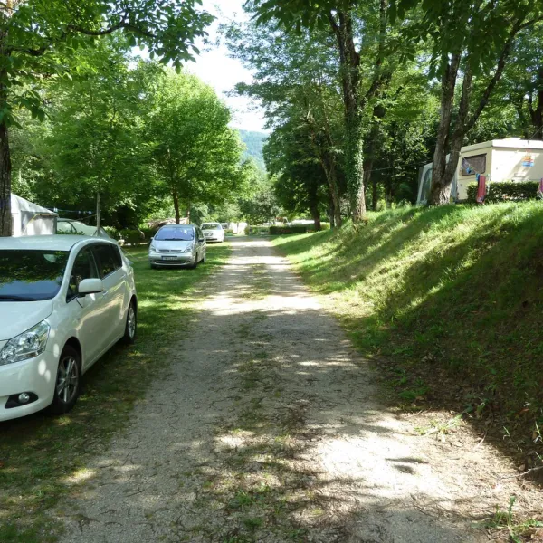 camping-le-val-de-saures-entraygues-sur-truyre-jkojb