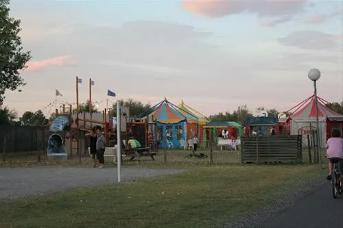 village-club-camping-les-sablons-portiragnes-plage-kzb48