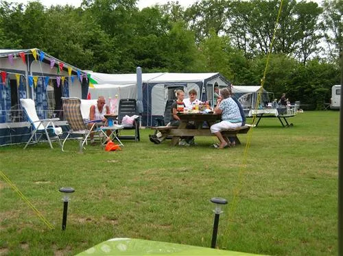 camping-arbeid-adelt-oisterwijk-ekemj