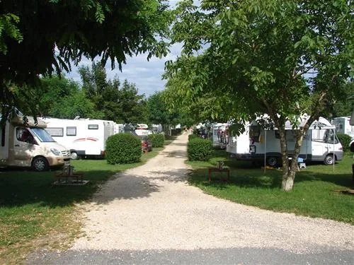 camping-le-relais-du-campeur-rocamadour-sdawn