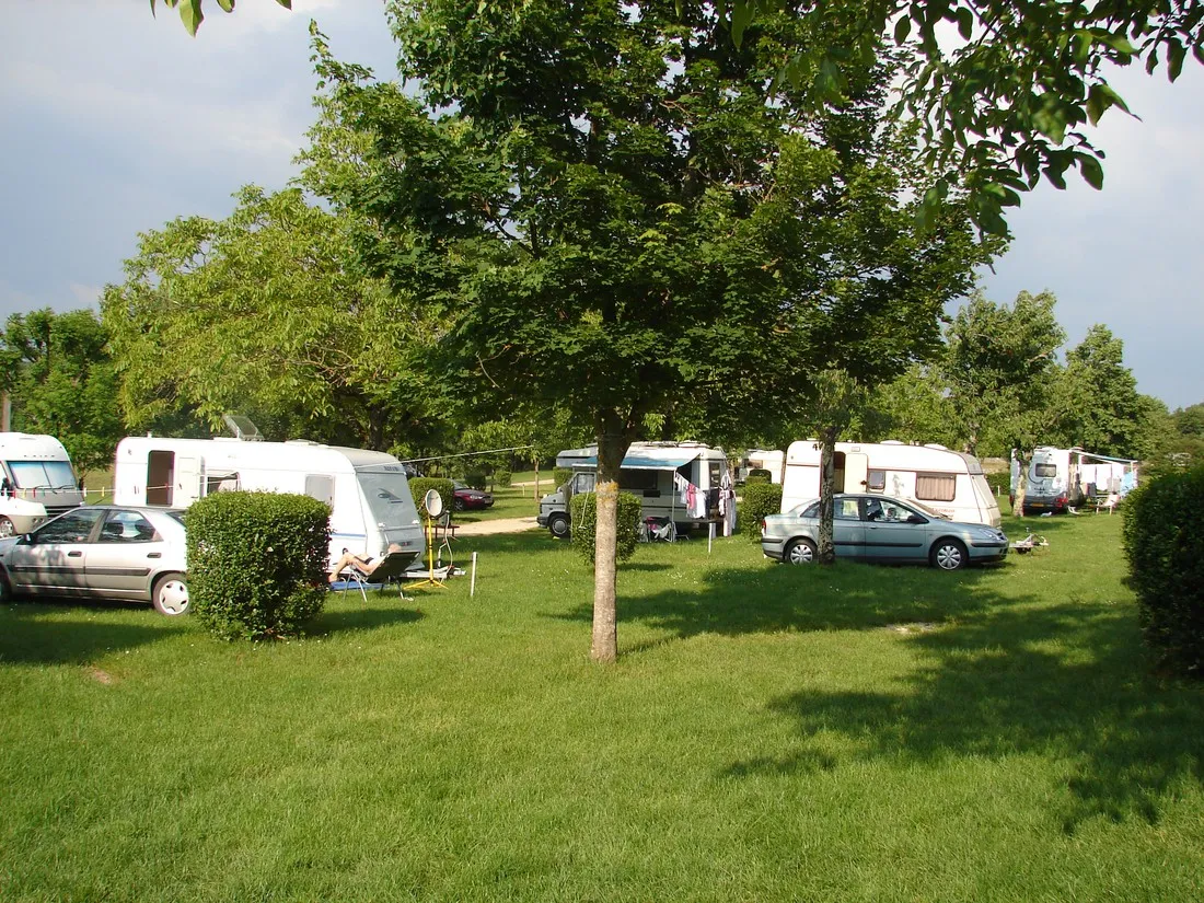 camping-le-relais-du-campeur-rocamadour-ziyiz