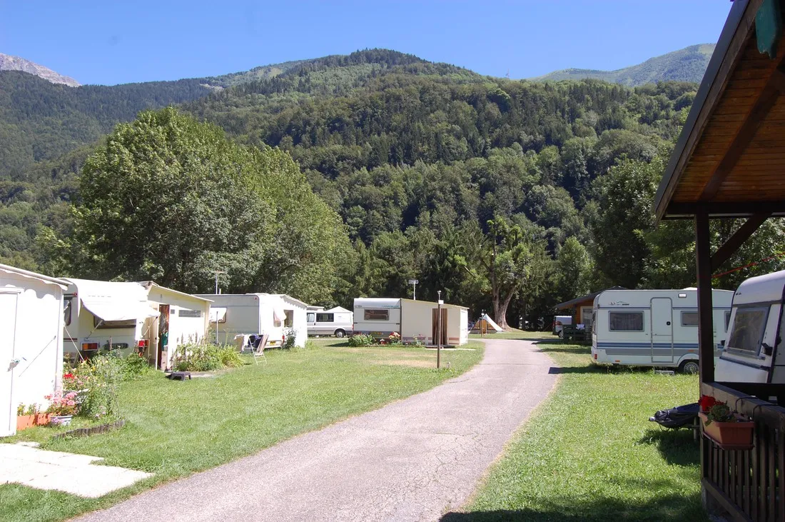 camping-le-grand-calme-isre-nks1u