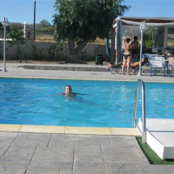 campsite-milos-eretriaevia-yfwf7