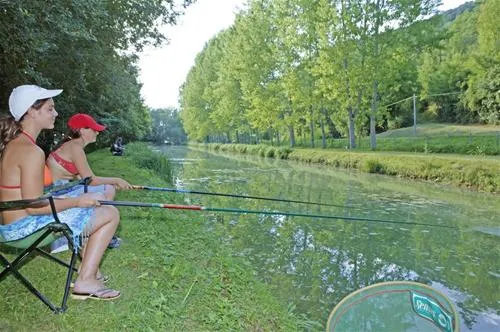 camping-le-val-de-la-marquise-campagne-rckda
