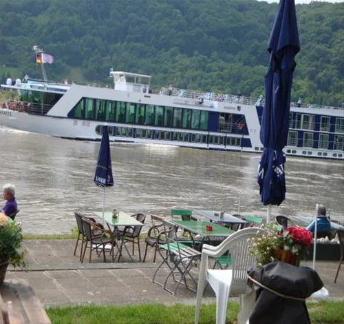 camping-auf-dem-salmenfang-rheinbreitbach-c6fwi
