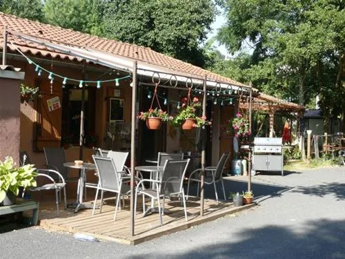 camping-le-val-fleuri-belmont-sur-rance-xdu1x