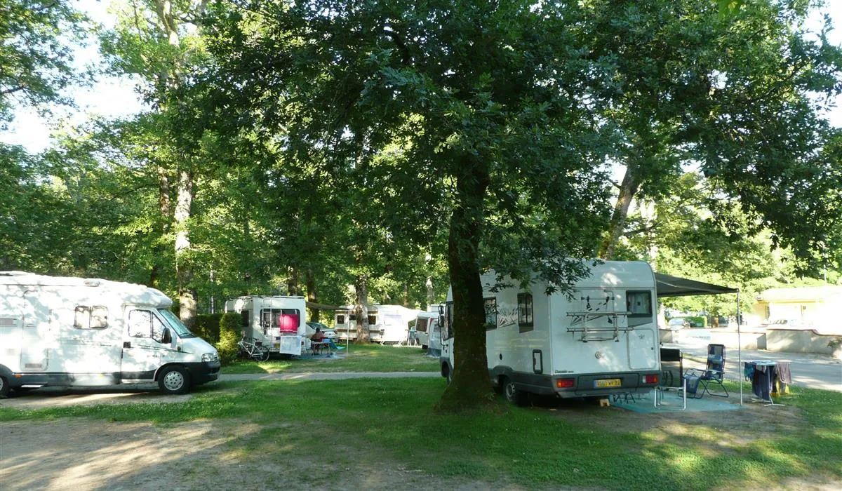 camping-les-chenes-clairs-condat-nuwwv