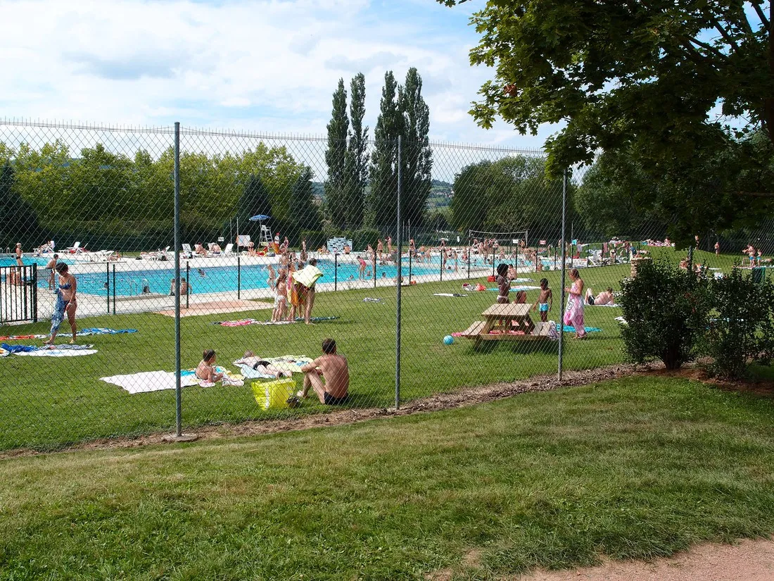 camping-municipal-saint-vatal-cluny-eyjfu