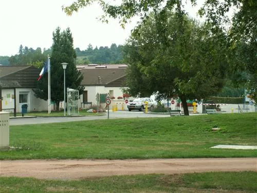 camping-municipal-saint-vatal-cluny-j6hb4